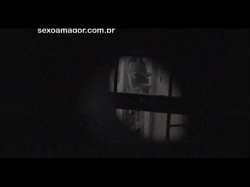 ❤️ Ξανθιά κοπέλα βιντεοσκοπήθηκε κρυφά από ηδονοβλεψία της γειτονιάς κρυμμένο πίσω από κούφια τούβλα ️❌ Σούπερ πορνό ❤